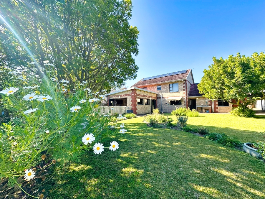 5 Bedroom Property for Sale in The Island Western Cape